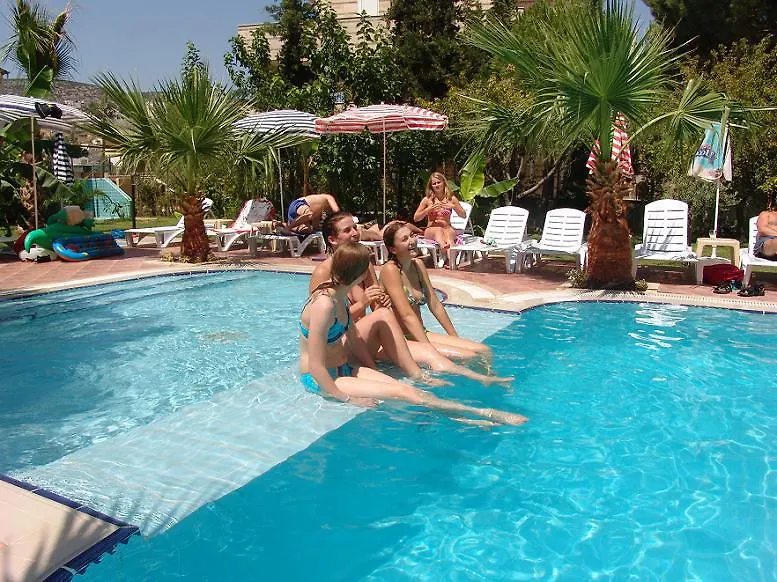 Hotel Olivia Kusadasi 3*,